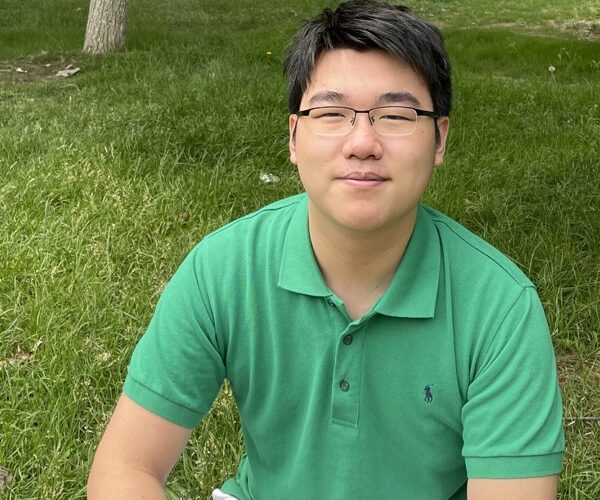 Headshot of Harry Huang