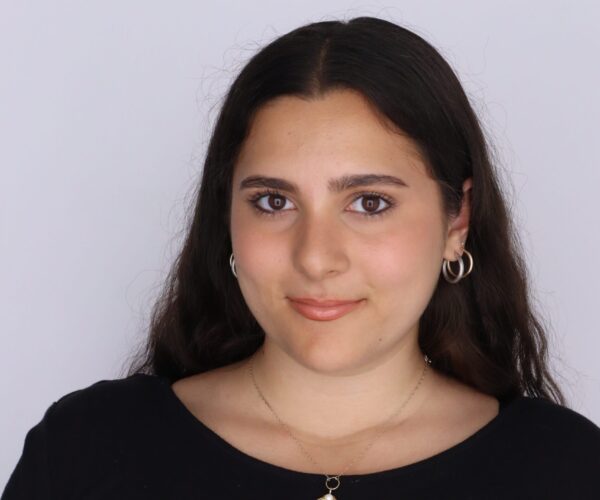 Headshot of Olivia Deantoni