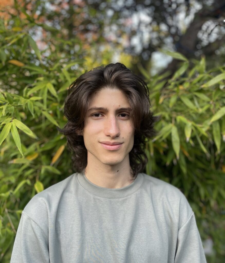 Headshot of Elye Kehat